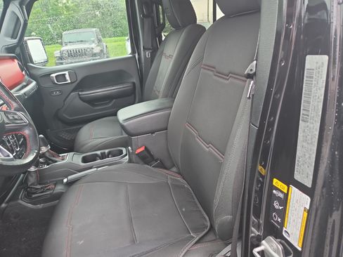 Used 2020 Jeep Wrangler Unlimited Rubicon AWD/4WD image 2