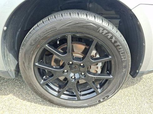 Used 2017 Dodge Journey SXT w/ Blacktop Package image 9