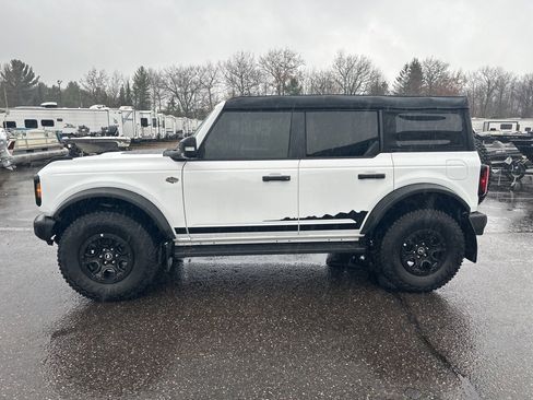 Used 2023 Ford Bronco Wildtrak image 3