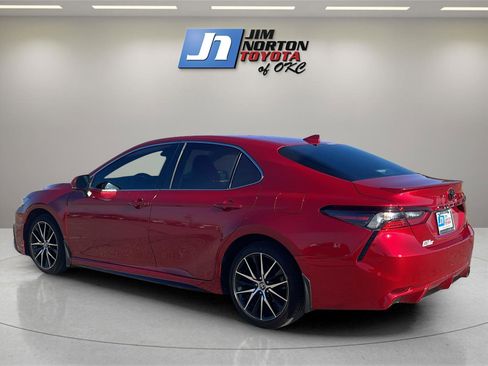 Used 2024 Toyota Camry SE image 7