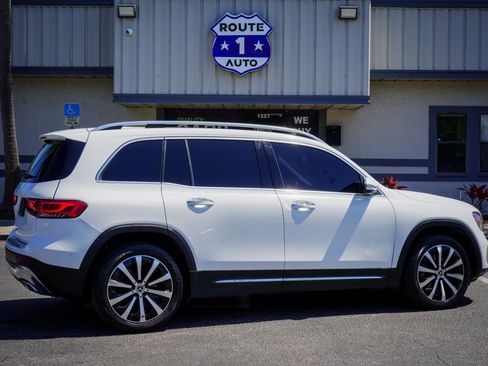 Used 2021 Mercedes-Benz GLB 250 w/ Premium Package image 4