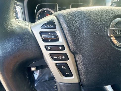 Used 2017 Nissan Titan SL image 35