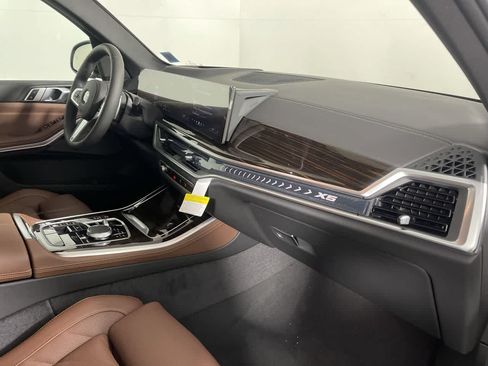 Used 2024 BMW X5 xDrive40i w/ M Sport Package AWD/4WD image 17