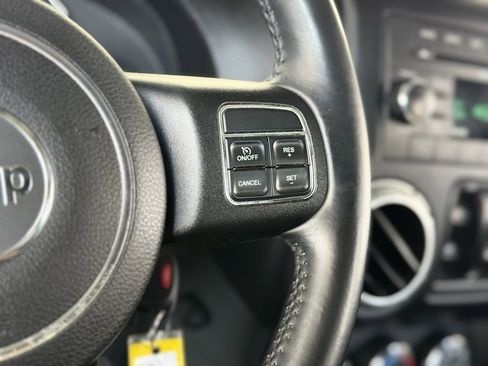 Used 2015 Jeep Wrangler Unlimited Rubicon w/ Max Tow Package image 18