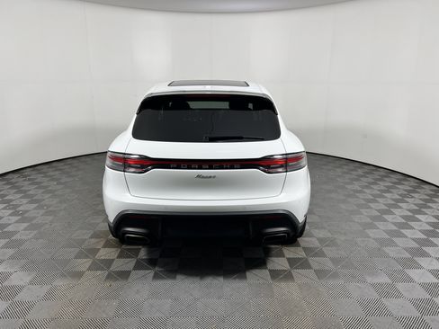 Certified 2026 Porsche Macan AWD/4WD image 6
