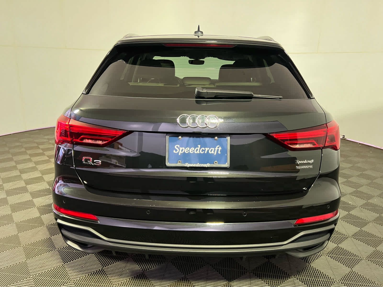 Used 2023 Audi Q3 2.0T Premium Plus w/ Premium Plus Package AWD/4WD image 6