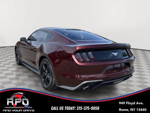 Used 2018 Ford Mustang Coupe RWD image 3