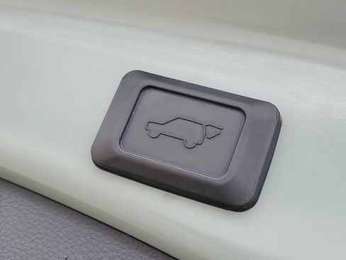 Used 2022 Toyota RAV4 XLE w/ Convenience Package AWD/4WD image 31