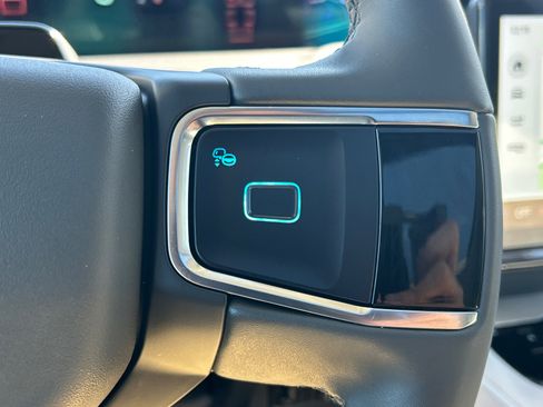 Used 2025 Ford Expedition Active image 14