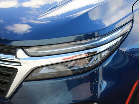 Used 2022 Chevrolet Equinox LT w/ Driver Convenience Package image 11