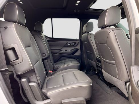 Used 2023 Chevrolet Traverse Premier image 29