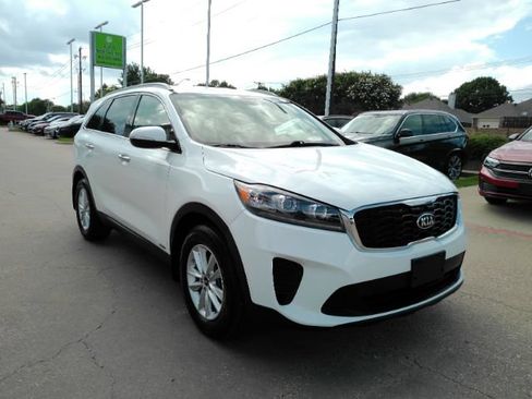 Used 2019 Kia Sorento AWD w/ LX Convenience Package image 4