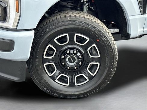 New 2026 Ford F250 Platinum w/ FX4 Off-Road Package image 45