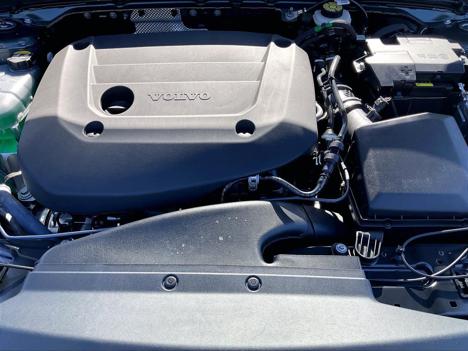 New 2026 Volvo XC40 B5 Plus AWD/4WD image 13