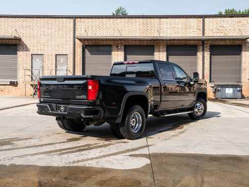 Used 2023 Chevrolet Silverado 3500 High Country w/ Technology Package AWD/4WD image 2