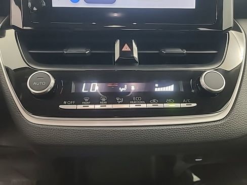 Used 2025 Toyota Corolla LE image 35
