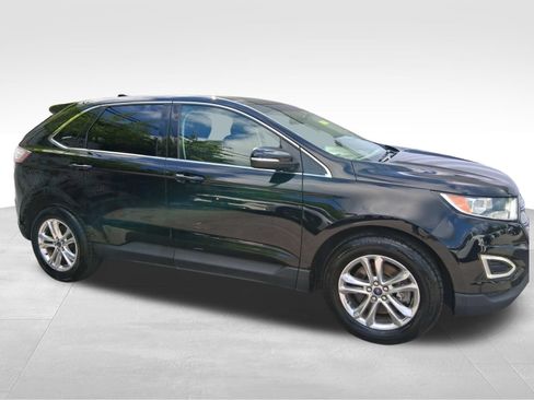 Used 2017 Ford Edge SEL w/ Equipment Group 201A AWD/4WD image 3