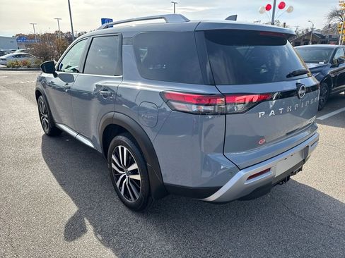 Used 2025 Nissan Pathfinder Platinum w/ Cargo Package image 5