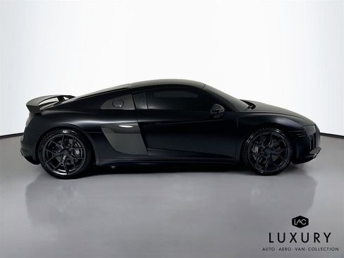 Used 2017 Audi R8 V10 plus image 5