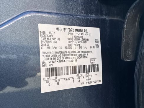 Used 2018 Ford Edge Titanium w/ Equipment Group 302A AWD/4WD image 33