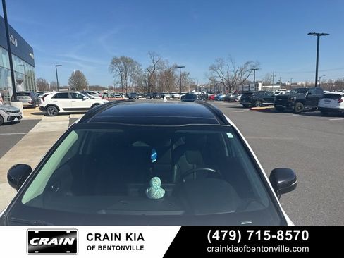 Certified 2023 Kia Sorento S w/ Panoramic Sunroof Package image 44