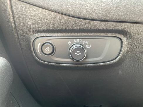 Used 2022 Chevrolet Equinox LT AWD/4WD image 14