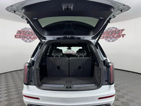 Used 2024 Cadillac XT6 Sport w/ LPO, ONYX Package image 30