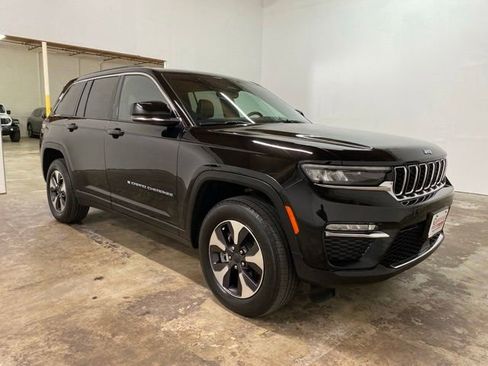 Used 2024 Jeep Grand Cherokee Limited 4xe AWD/4WD image 7