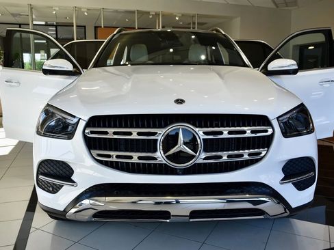 Used 2024 Mercedes-Benz GLE 350 4MATIC image 2