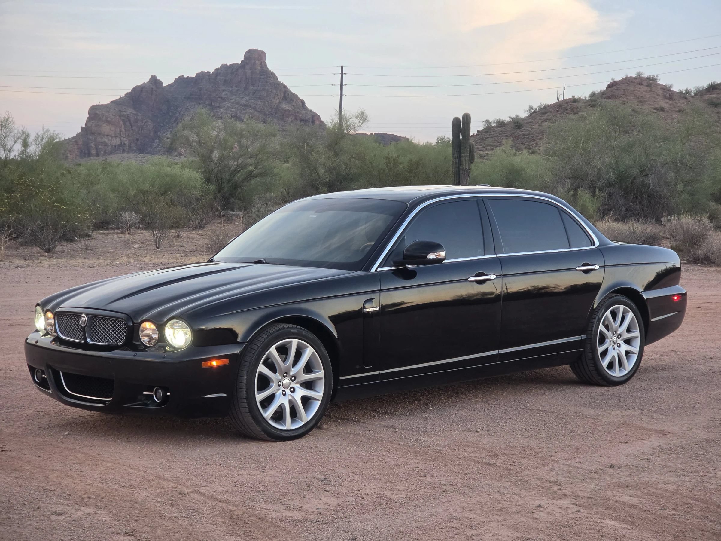 Used 2009 Jaguar XJ8 RWD image 22