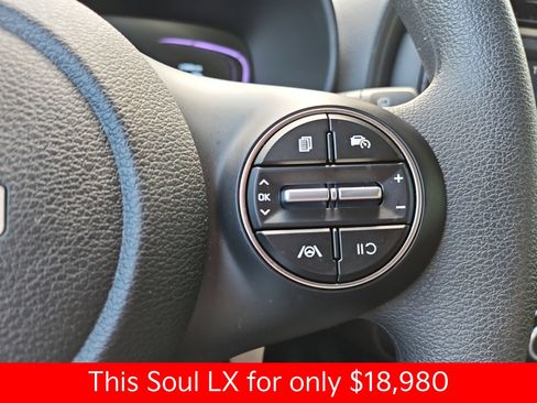 Used 2025 Kia Soul LX FWD image 29