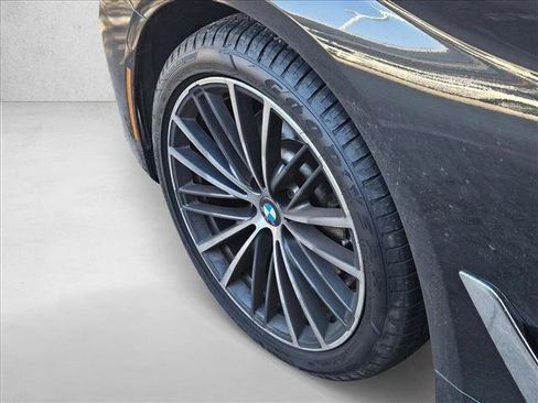 Used 2021 BMW 530i image 14