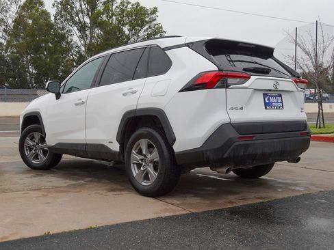 Used 2025 Toyota RAV4 XLE image 7