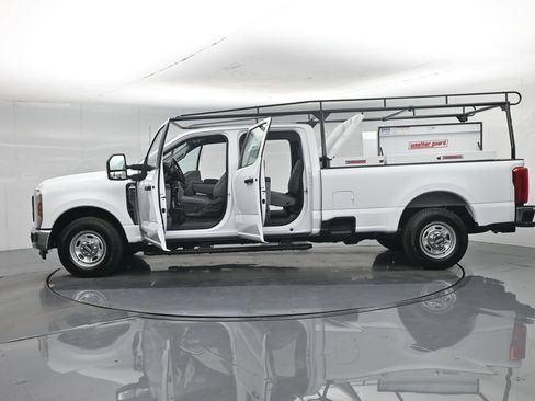 New 2026 Ford F350 XL w/ XL Chrome Package RWD image 40
