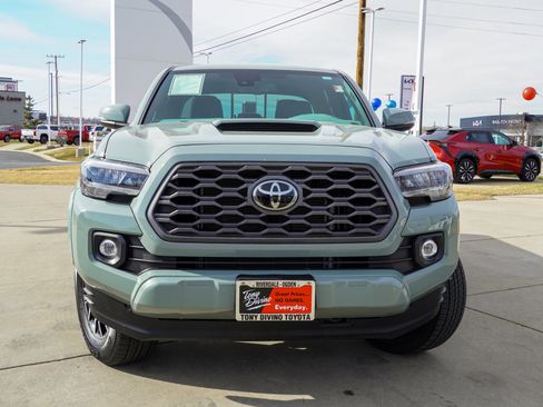 Certified 2023 Toyota Tacoma TRD Sport image 3