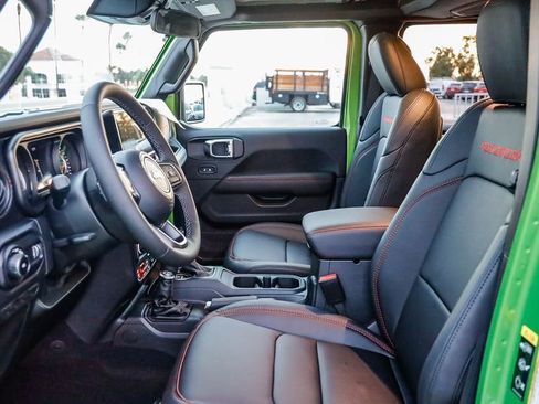 New 2025 Jeep Wrangler Unlimited Rubicon image 19