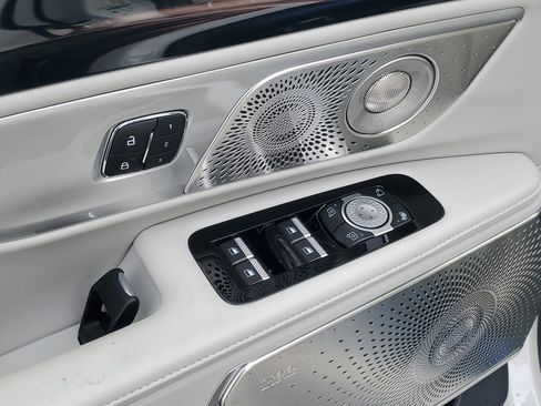 New 2026 Lincoln Nautilus Reserve image 9