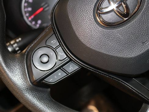 Used 2021 Toyota RAV4 LE image 30