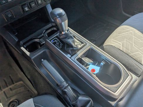 Used 2021 Toyota Tacoma TRD Off-Road image 19