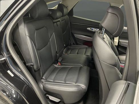 Used 2023 Genesis GV70 2.5T Advanced w/ Advanced Package image 35