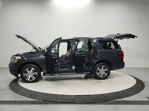 Used 2022 Ford Expedition Limited RWD image 12