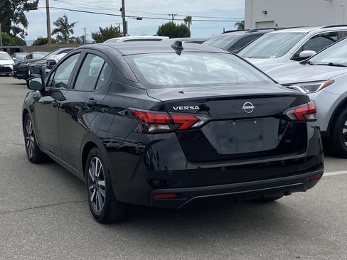 Used 2025 Nissan Versa SV FWD image 4