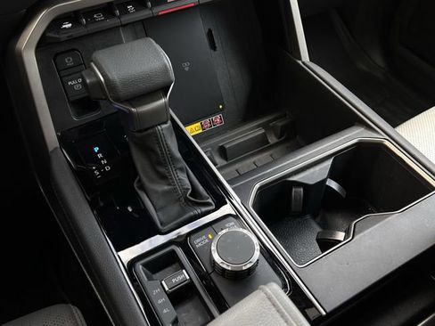 Used 2025 Toyota Tundra Limited image 22