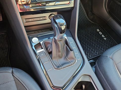 New 2026 Volkswagen Taos SE image 14