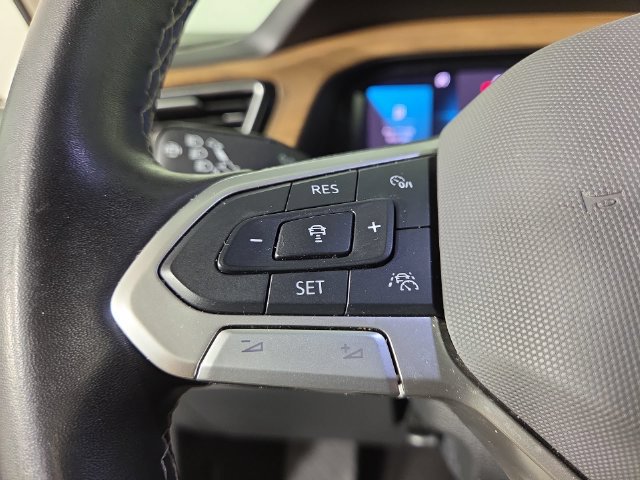 Used 2024 Volkswagen Atlas SE AWD/4WD image 25