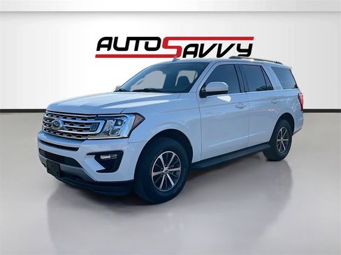 Used 2021 Ford Expedition XLT image 3
