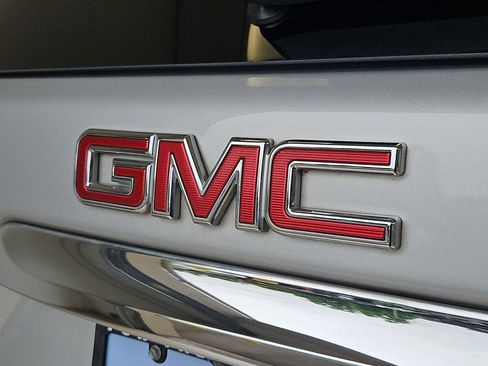 Used 2018 GMC Terrain SLT w/ Preferred Package AWD/4WD image 25