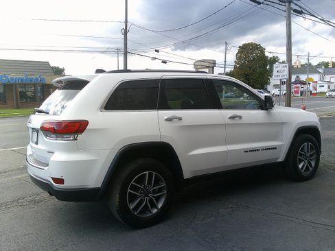 Used 2022 Jeep Grand Cherokee Limited AWD/4WD image 9