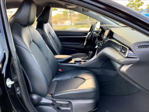 Used 2022 Toyota Camry SE image 8