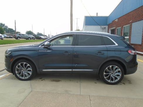 Used 2022 Lincoln Nautilus Reserve w/ Equipment Group 201A AWD/4WD image 2